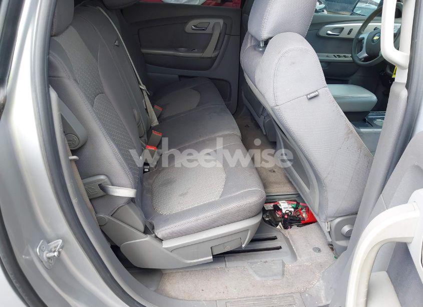 Photo 8 of 2011 Chevrolet Traverse LS (VIN 1GNKVEEDXBJ230345)