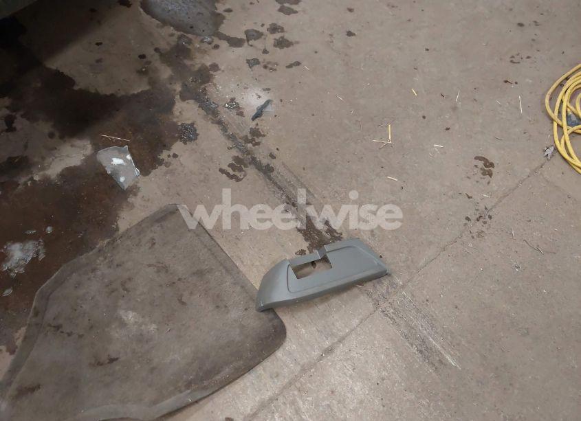 Photo 12 of 2011 Chevrolet Traverse LS (VIN 1GNKVEEDXBJ258338)