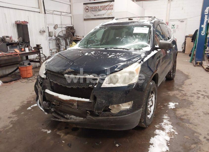 Photo 2 of 2011 Chevrolet Traverse LS (VIN 1GNKVEEDXBJ258338)
