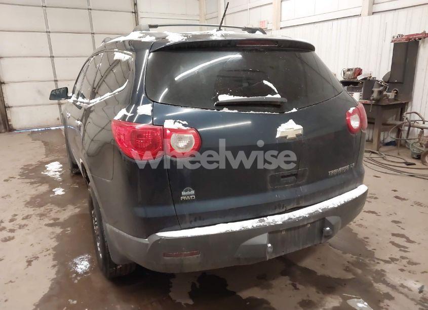 Photo 3 of 2011 Chevrolet Traverse LS (VIN 1GNKVEEDXBJ258338)