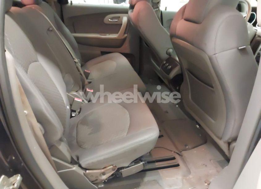 Photo 8 of 2011 Chevrolet Traverse LS (VIN 1GNKVEEDXBJ258338)