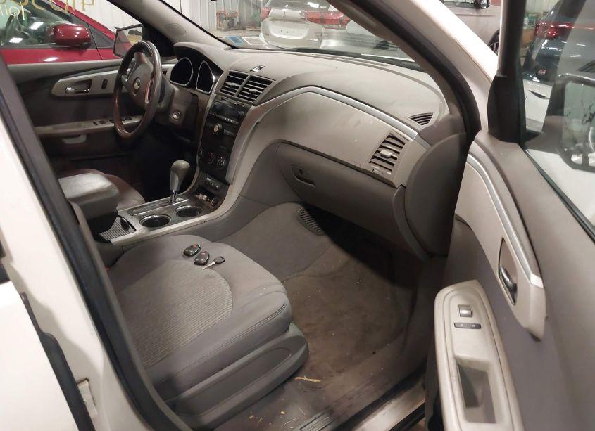 Photo 5 of 2011 Chevrolet Traverse LS (VIN 1GNKVFED0BJ341878)