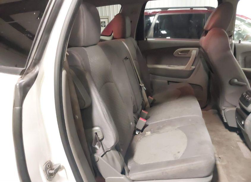 Photo 8 of 2011 Chevrolet Traverse LS (VIN 1GNKVFED0BJ341878)