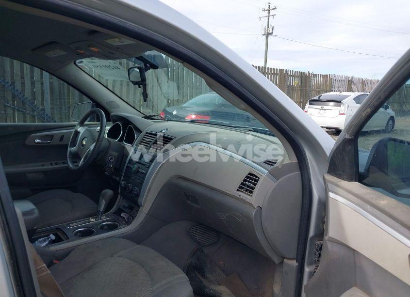 Photo 5 of 2012 Chevrolet Traverse LS (VIN 1GNKVFED0CJ161205)