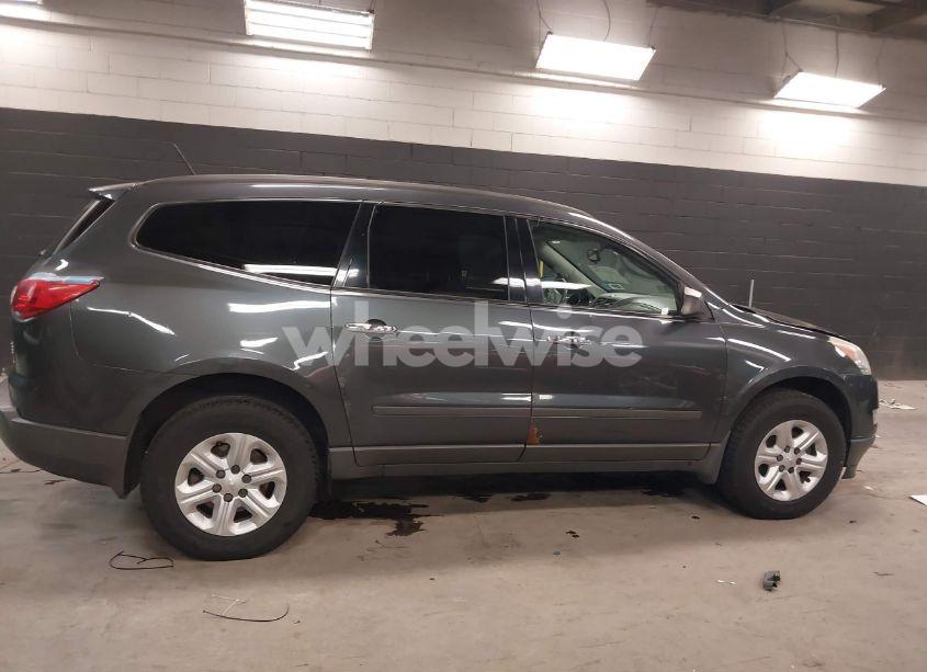Photo 13 of 2011 Chevrolet Traverse LS (VIN 1GNKVFED1BJ193479)