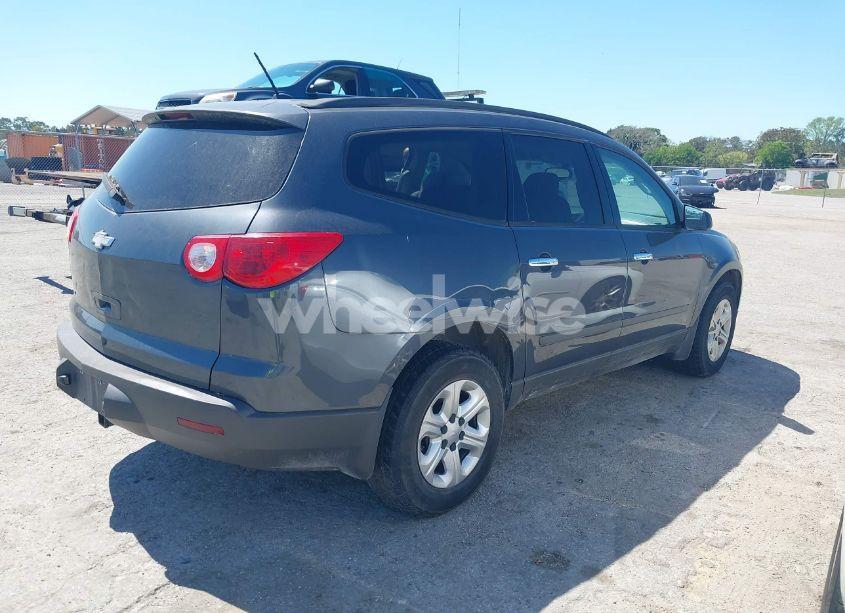 Photo 4 of 2011 Chevrolet Traverse LS (VIN 1GNKVFED2BJ379998)