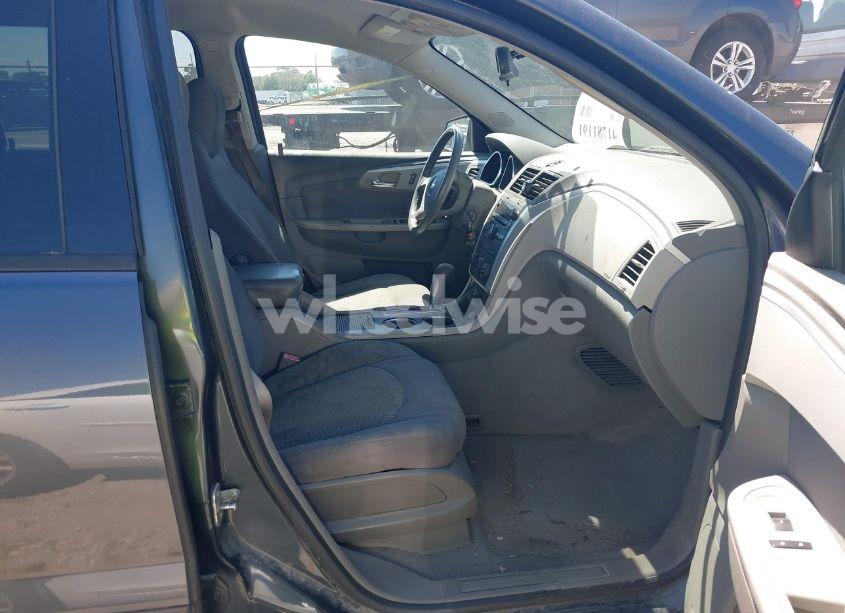 Photo 5 of 2011 Chevrolet Traverse LS (VIN 1GNKVFED2BJ379998)