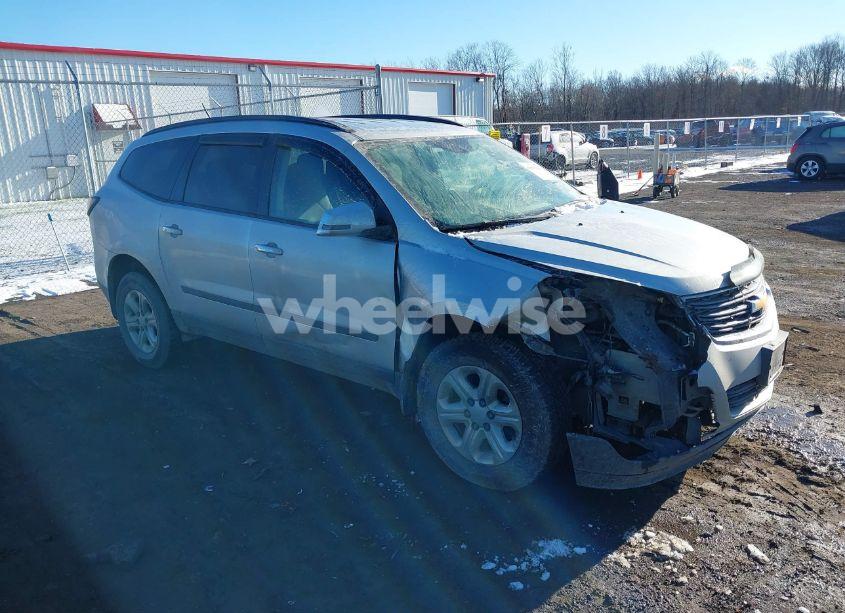 2015 Chevrolet Traverse LS (VIN 1GNKVFED2FJ113290) main photo