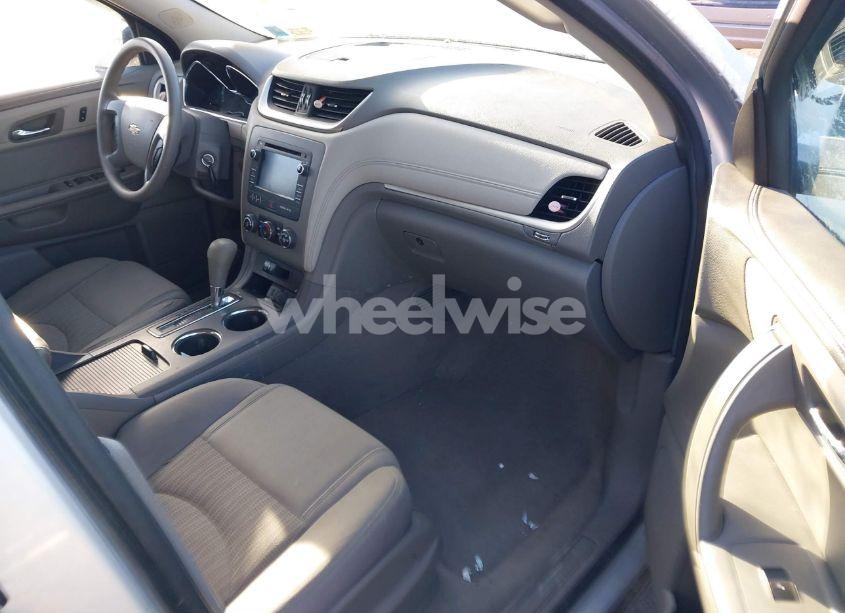 Photo 5 of 2015 Chevrolet Traverse LS (VIN 1GNKVFED2FJ113290)