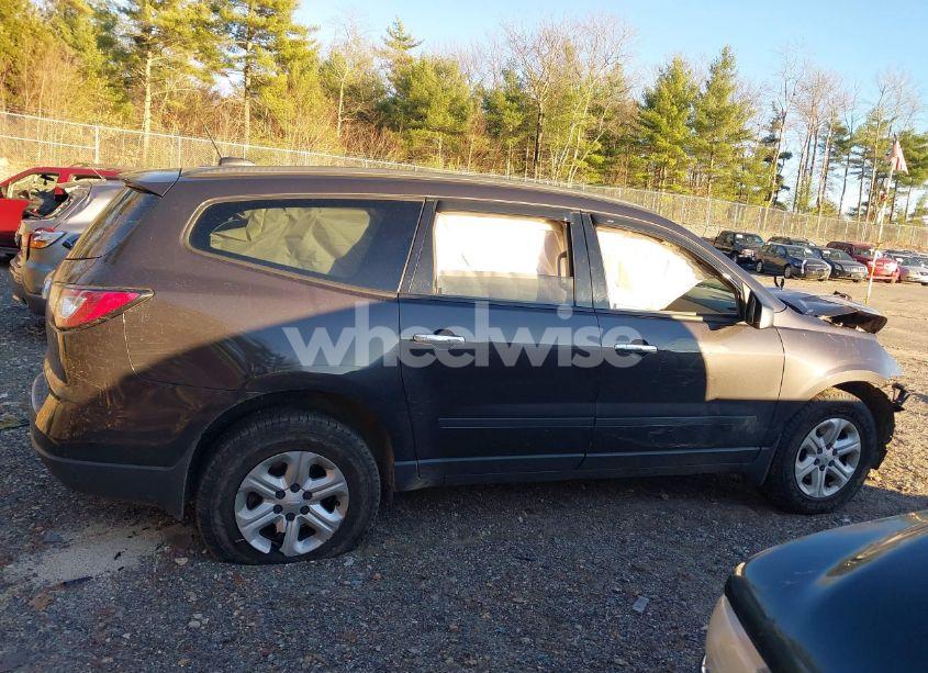 Photo 13 of 2016 Chevrolet Traverse LS (VIN 1GNKVFED2GJ235438)