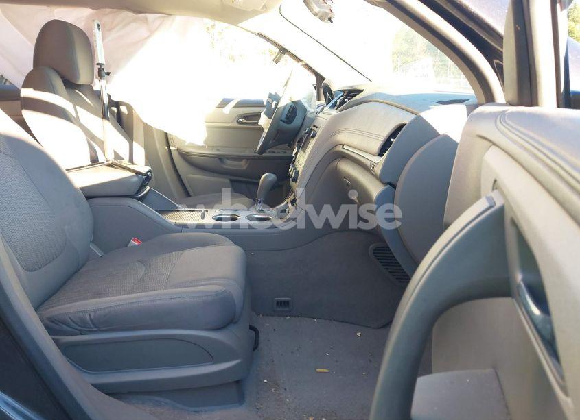 Photo 5 of 2016 Chevrolet Traverse LS (VIN 1GNKVFED2GJ235438)