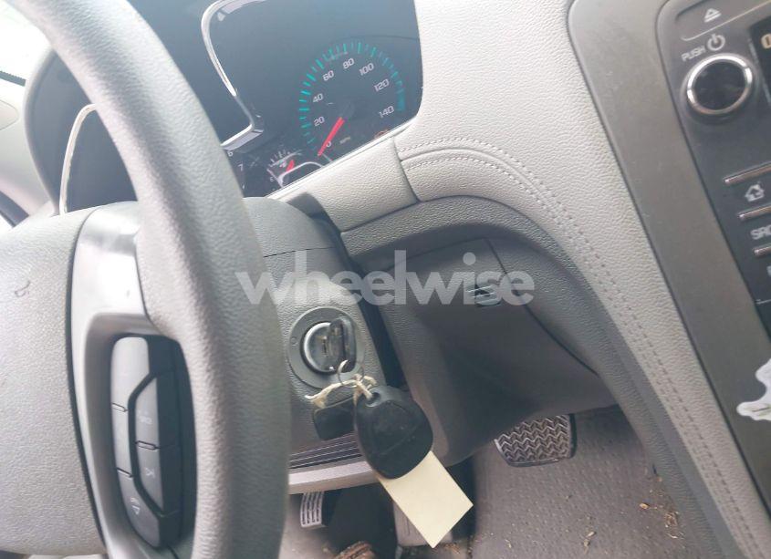 Photo 11 of 2017 Chevrolet Traverse LS (VIN 1GNKVFED2HJ256047)