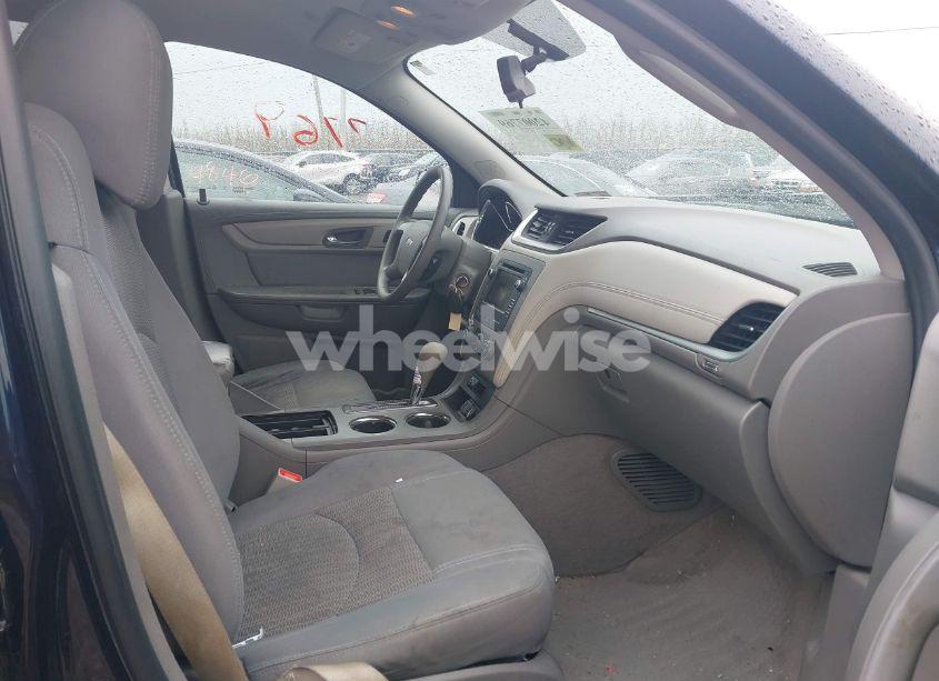 Photo 5 of 2017 Chevrolet Traverse LS (VIN 1GNKVFED2HJ256047)