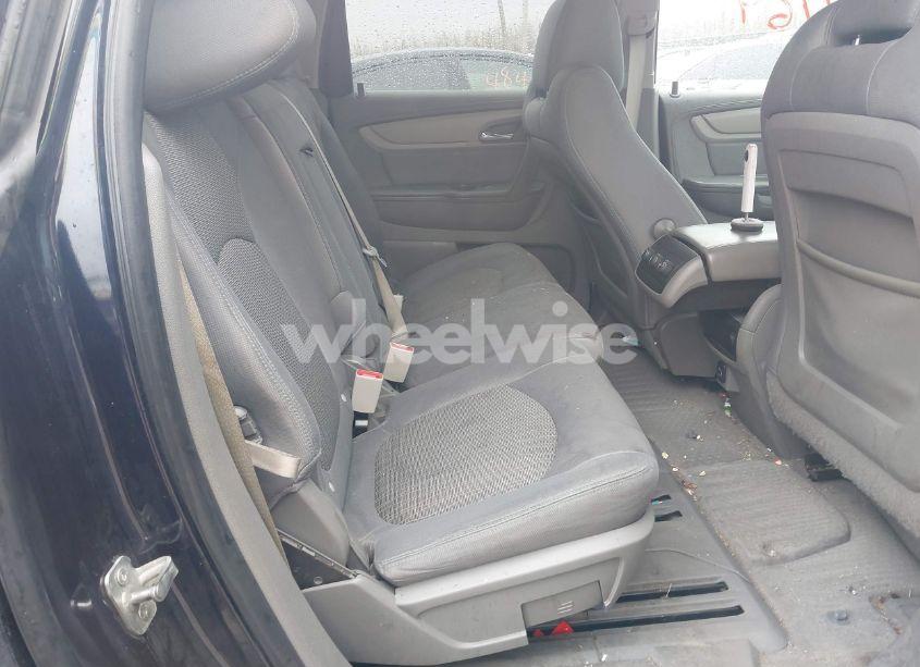 Photo 8 of 2017 Chevrolet Traverse LS (VIN 1GNKVFED2HJ256047)