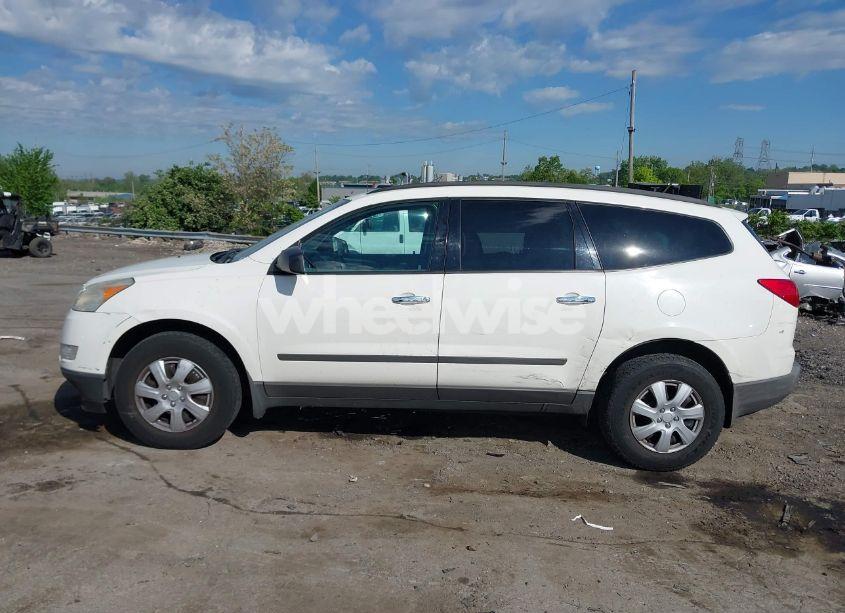 Photo 13 of 2011 Chevrolet Traverse LS (VIN 1GNKVFED3BJ276556)