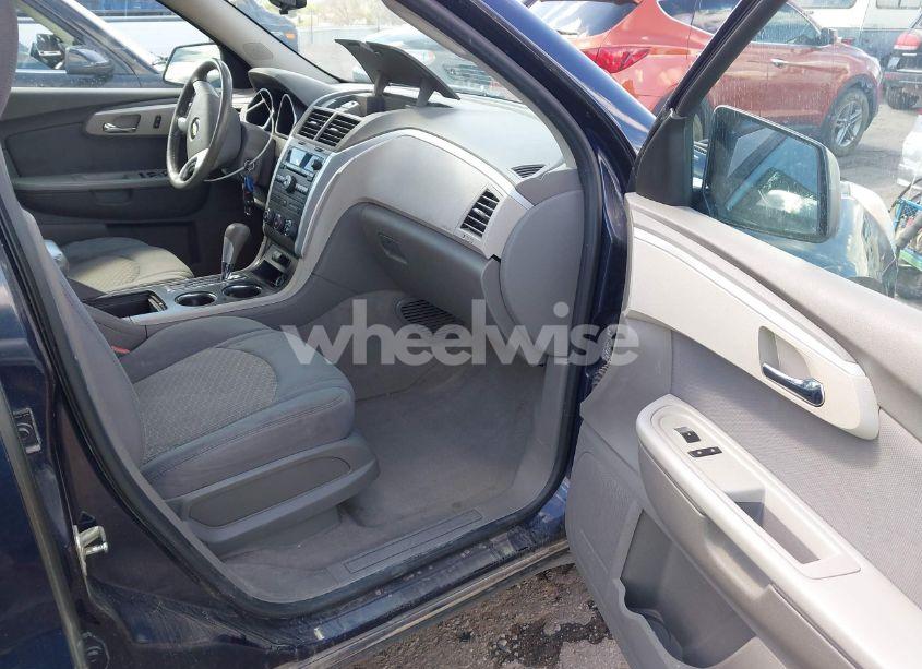 Photo 5 of 2011 Chevrolet Traverse LS (VIN 1GNKVFED3BJ323245)