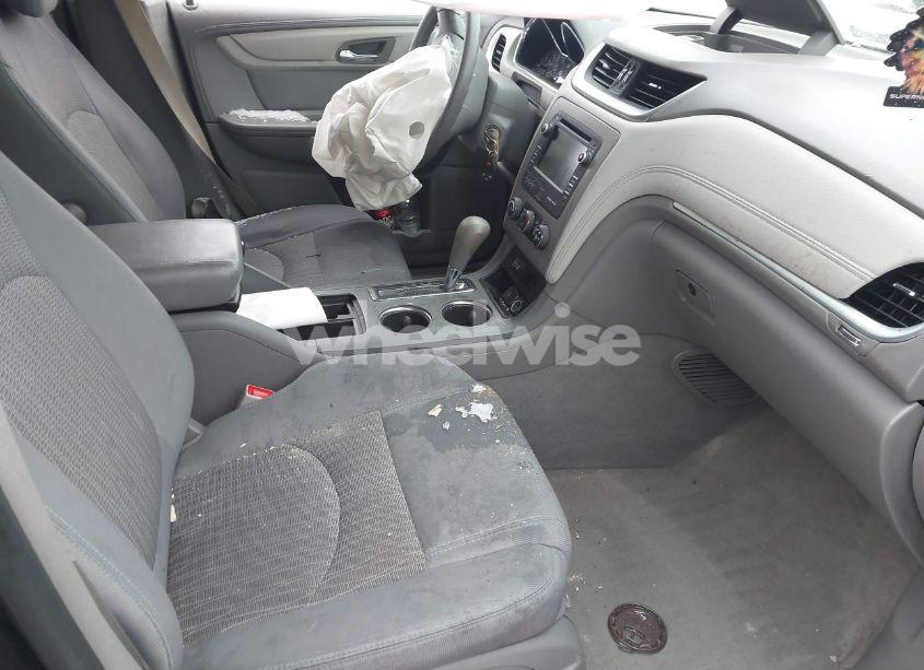 Photo 5 of 2015 Chevrolet Traverse LS (VIN 1GNKVFED3FJ258578)