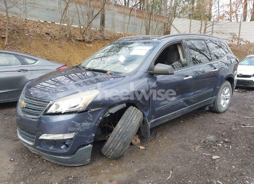 Photo 2 of 2014 Chevrolet Traverse LS (VIN 1GNKVFED4EJ113130)