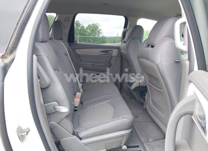 Photo 8 of 2015 Chevrolet Traverse LS (VIN 1GNKVFED4FJ197970)