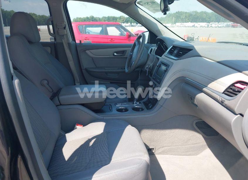 Photo 5 of 2015 Chevrolet Traverse LS (VIN 1GNKVFED4FJ309666)