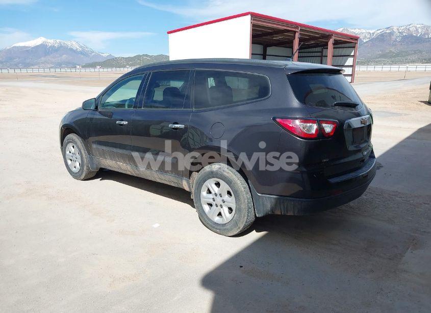 Photo 3 of 2015 Chevrolet Traverse LS (VIN 1GNKVFED4FJ323888)