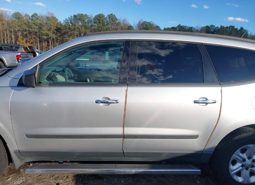 Photo 14 of 2013 Chevrolet Traverse LS (VIN 1GNKVFED5DJ101356)