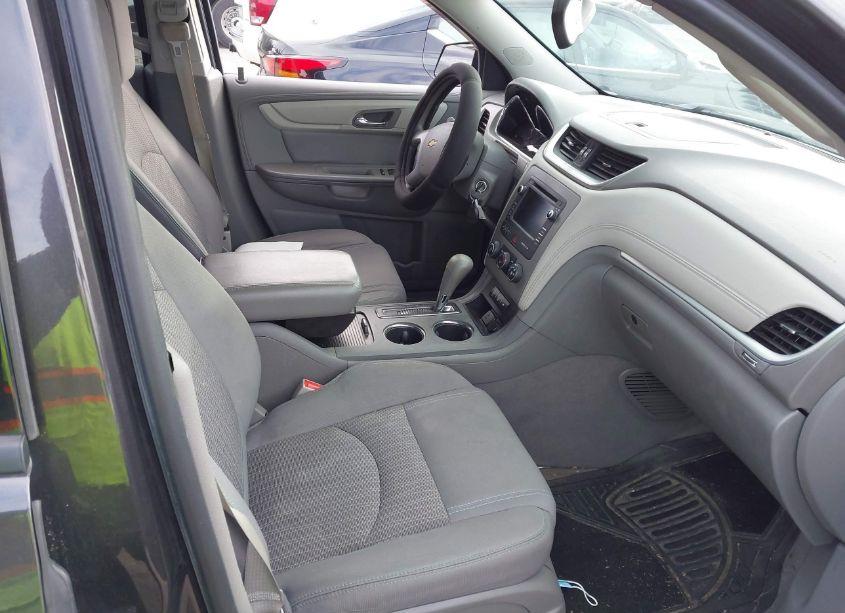 Photo 5 of 2016 Chevrolet Traverse LS (VIN 1GNKVFED6GJ301084)