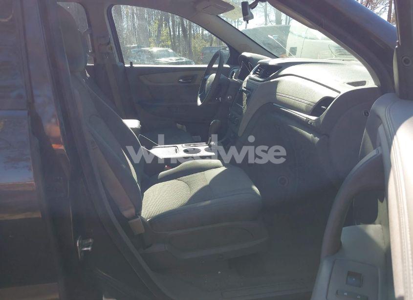 Photo 5 of 2017 Chevrolet Traverse LS (VIN 1GNKVFED6HJ245441)