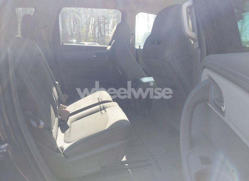 Photo 8 of 2017 Chevrolet Traverse LS (VIN 1GNKVFED6HJ245441)