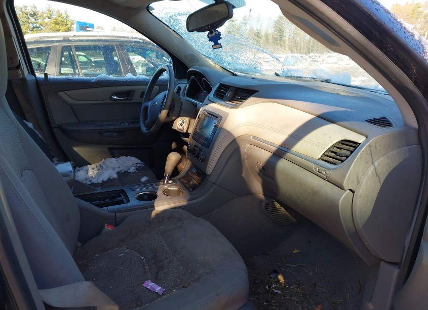 Photo 5 of 2015 Chevrolet Traverse LS (VIN 1GNKVFED9FJ182476)