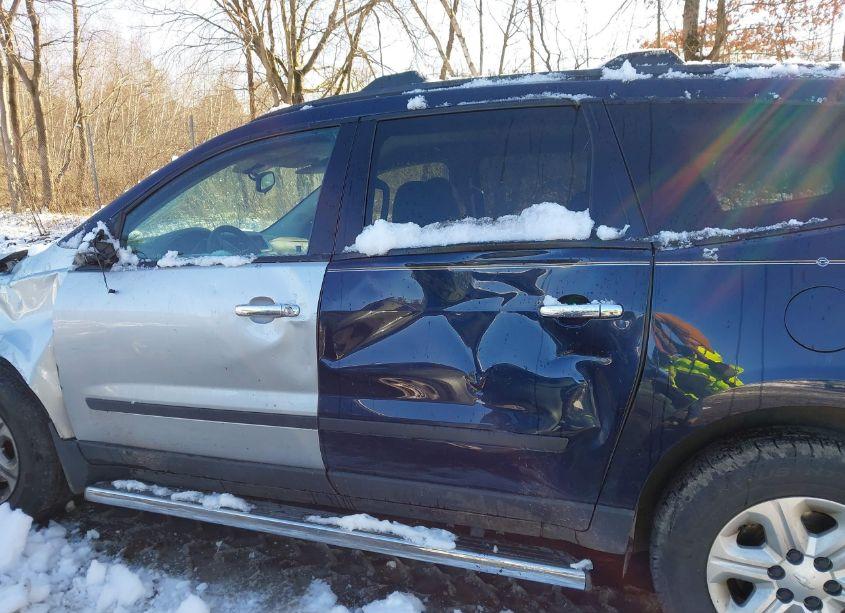 Photo 6 of 2015 Chevrolet Traverse LS (VIN 1GNKVFED9FJ182476)