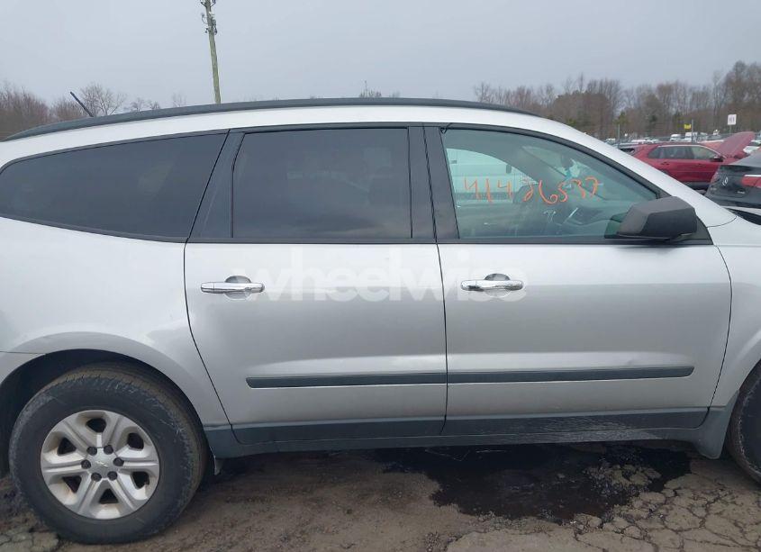 Photo 13 of 2015 Chevrolet Traverse LS (VIN 1GNKVFED9FJ233152)