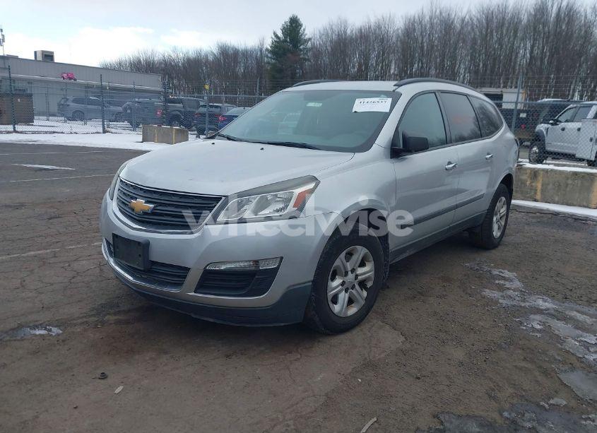 Photo 2 of 2015 Chevrolet Traverse LS (VIN 1GNKVFED9FJ233152)