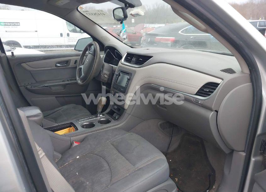 Photo 5 of 2015 Chevrolet Traverse LS (VIN 1GNKVFED9FJ233152)