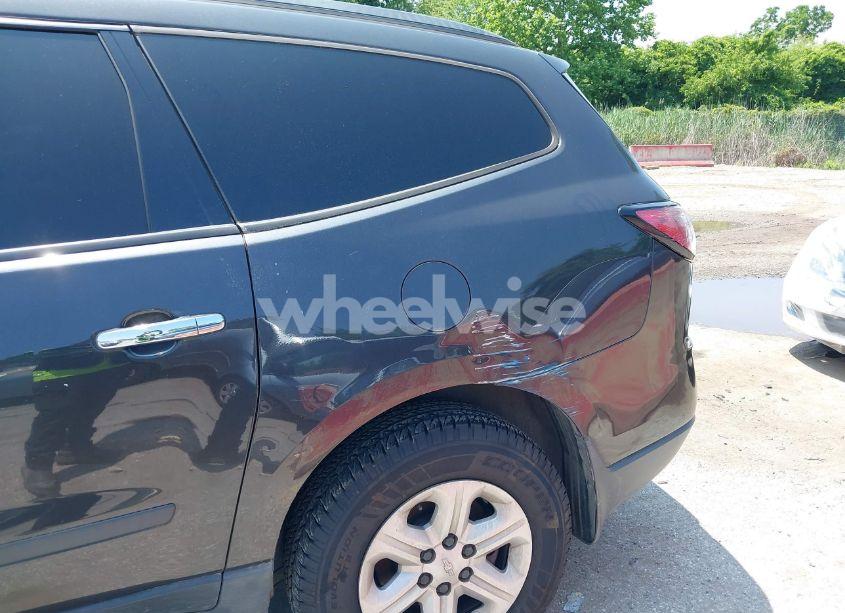 Photo 6 of 2017 Chevrolet Traverse LS (VIN 1GNKVFED9HJ114763)