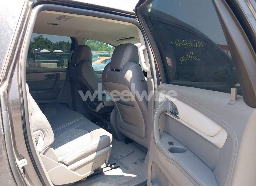 Photo 8 of 2017 Chevrolet Traverse LS (VIN 1GNKVFED9HJ114763)