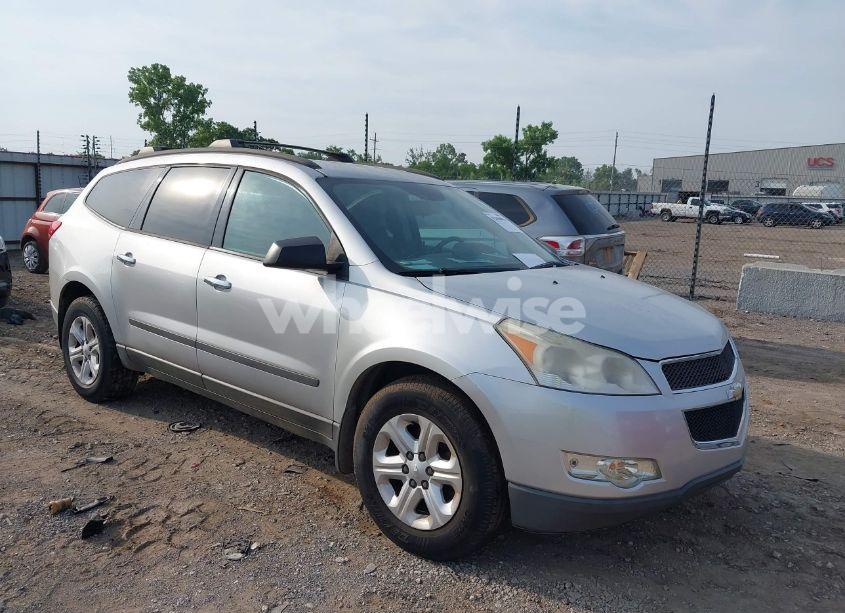 2011 Chevrolet Traverse LS (VIN 1GNKVFEDXBJ405280) main photo