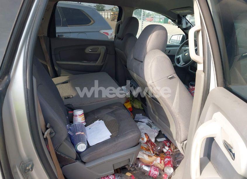 Photo 8 of 2011 Chevrolet Traverse LS (VIN 1GNKVFEDXBJ405280)