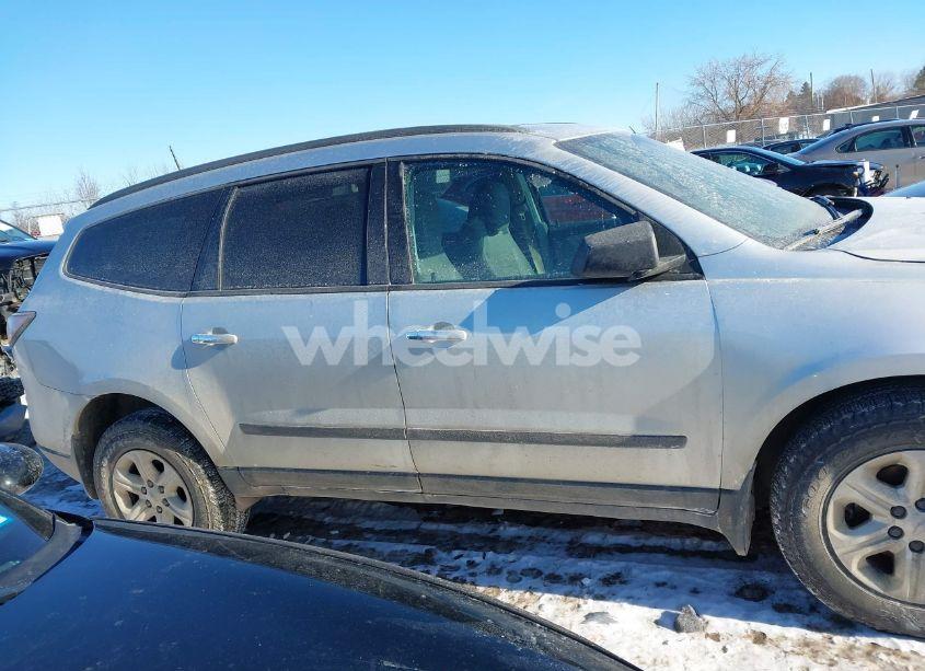 Photo 13 of 2016 Chevrolet Traverse LS (VIN 1GNKVFEDXGJ188157)