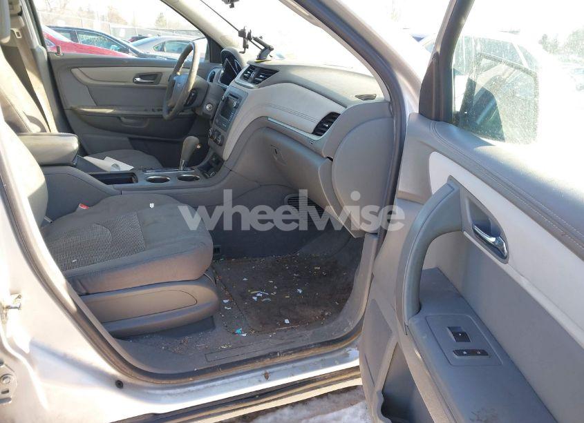 Photo 5 of 2016 Chevrolet Traverse LS (VIN 1GNKVFEDXGJ188157)