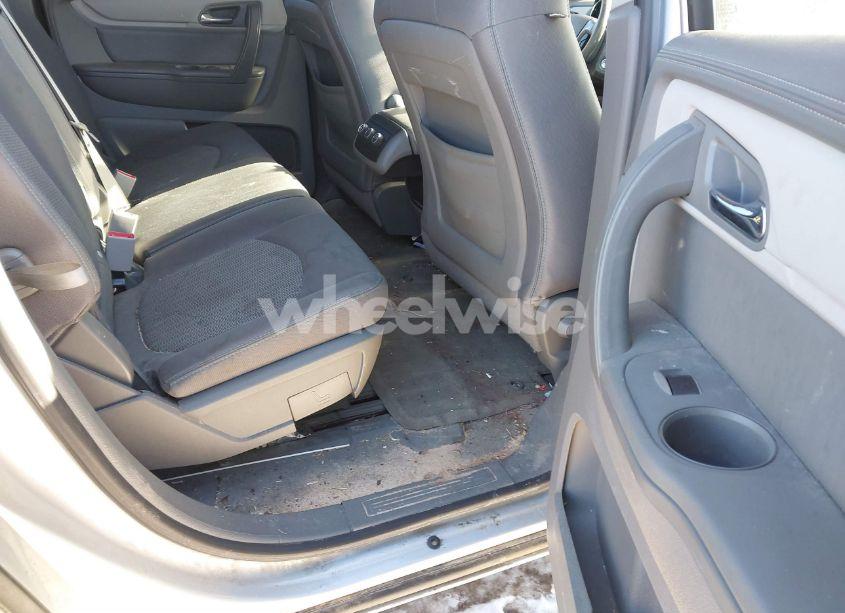 Photo 8 of 2016 Chevrolet Traverse LS (VIN 1GNKVFEDXGJ188157)