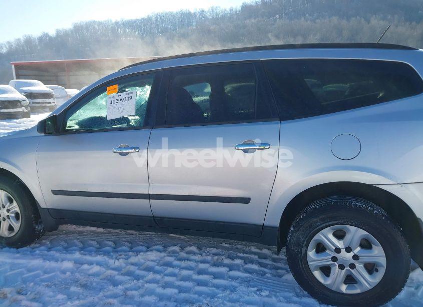 Photo 14 of 2013 Chevrolet Traverse LS (VIN 1GNKVFKD1DJ104162)