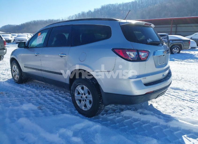 Photo 3 of 2013 Chevrolet Traverse LS (VIN 1GNKVFKD1DJ104162)