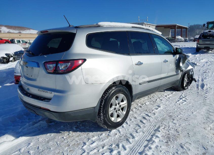 Photo 4 of 2013 Chevrolet Traverse LS (VIN 1GNKVFKD1DJ104162)
