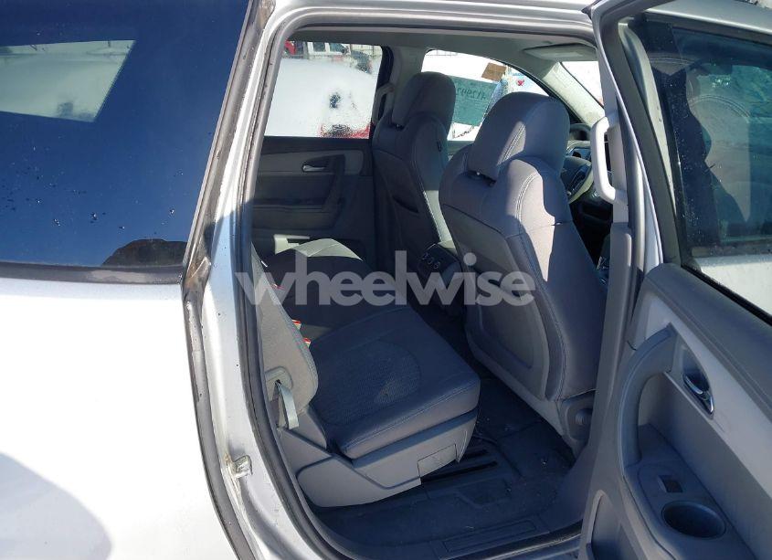 Photo 8 of 2013 Chevrolet Traverse LS (VIN 1GNKVFKD1DJ104162)