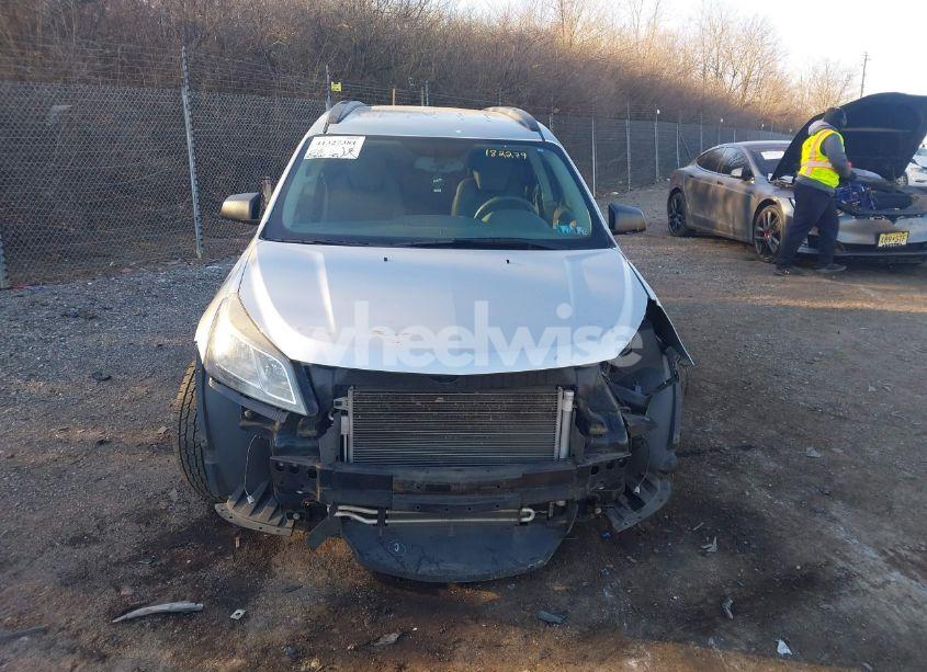 Photo 12 of 2015 Chevrolet Traverse LS (VIN 1GNKVFKD1FJ182279)