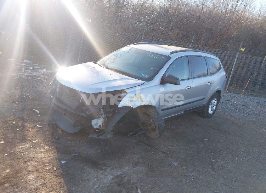Photo 2 of 2015 Chevrolet Traverse LS (VIN 1GNKVFKD1FJ182279)