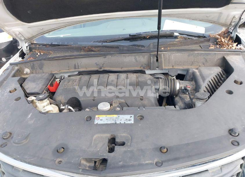 Photo 10 of 2017 Chevrolet Traverse LS (VIN 1GNKVFKD1HJ253256)