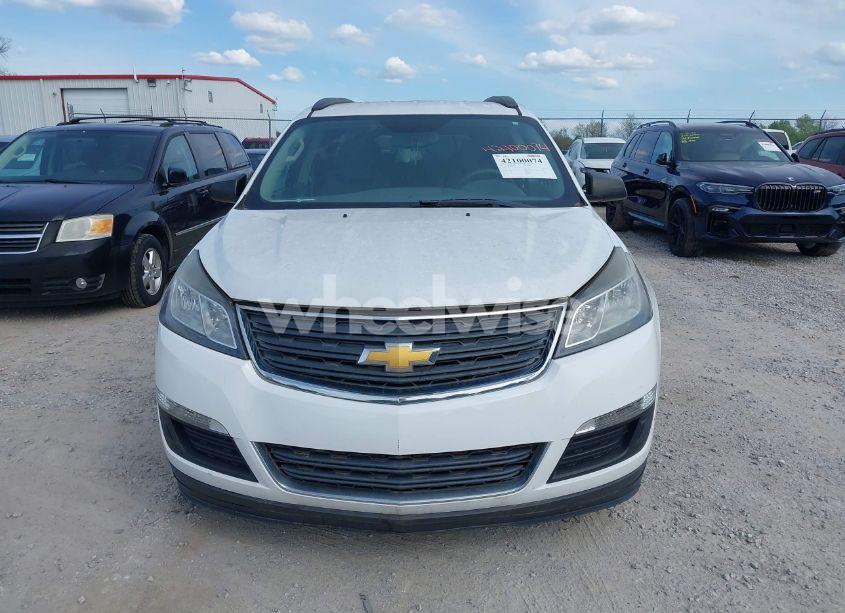 Photo 12 of 2017 Chevrolet Traverse LS (VIN 1GNKVFKD1HJ253256)