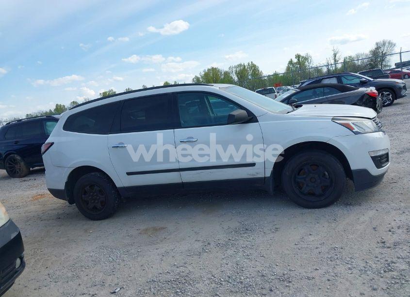 Photo 13 of 2017 Chevrolet Traverse LS (VIN 1GNKVFKD1HJ253256)